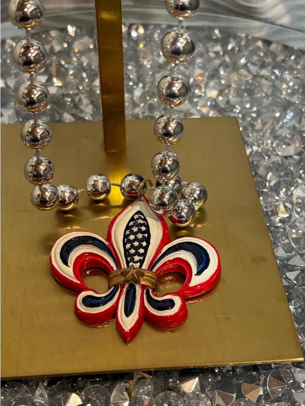 Fourth of July Patriotic Fleur De Lis Beaded Necklace Red White Blue USA - Picture 3 of 5